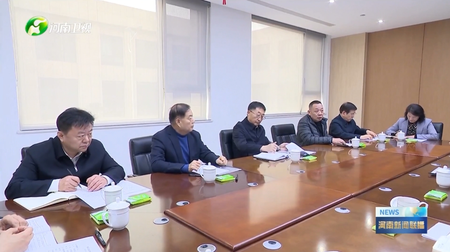 河南卫视新闻联播报道九游（中国）集团党委书记、创始人楚金甫参加省委书记刘宁在许昌召开的民营企业座谈会